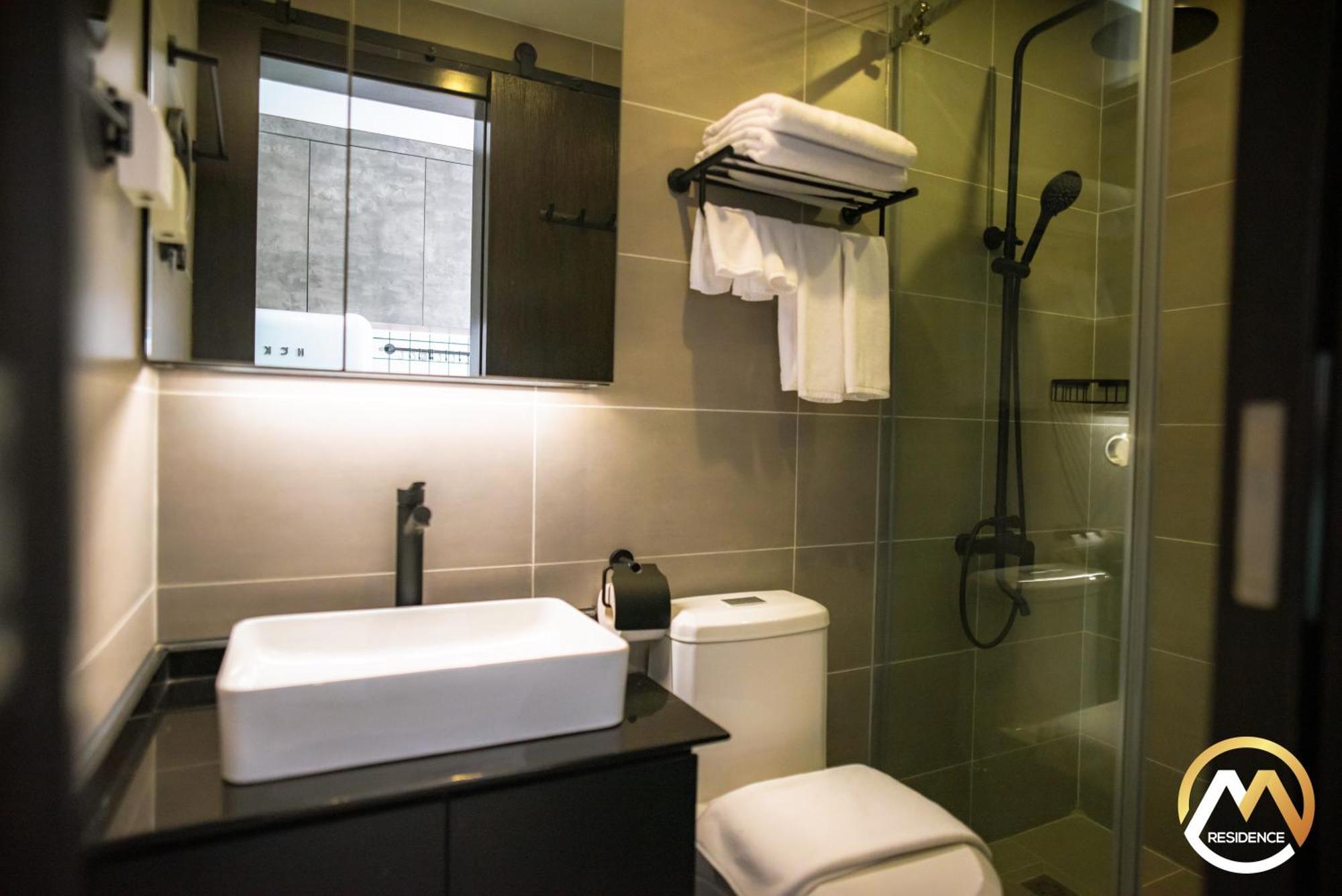 Hotel Serviced Apartments Top One Infinity Pool With View Of 360 Degree Phnom Penh Esterno foto