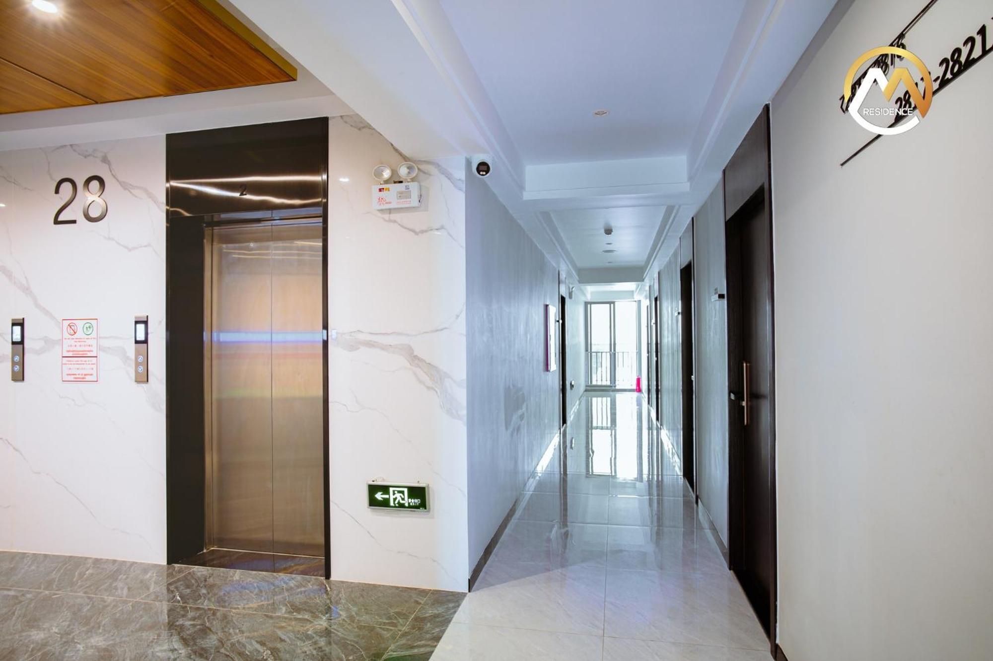 Hotel Serviced Apartments Top One Infinity Pool With View Of 360 Degree Phnom Penh Esterno foto