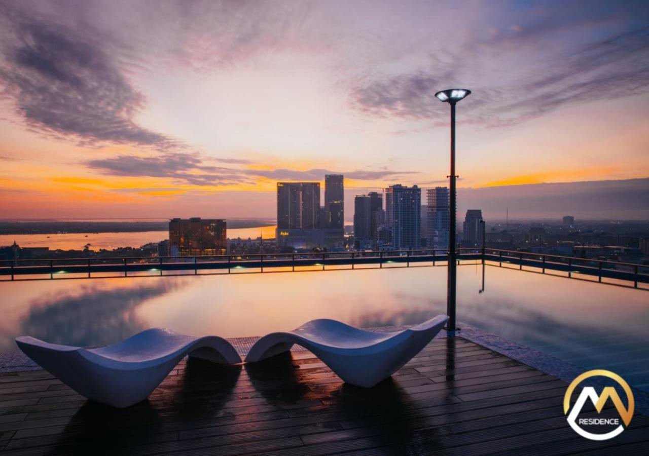 Hotel Serviced Apartments Top One Infinity Pool With View Of 360 Degree Phnom Penh Esterno foto
