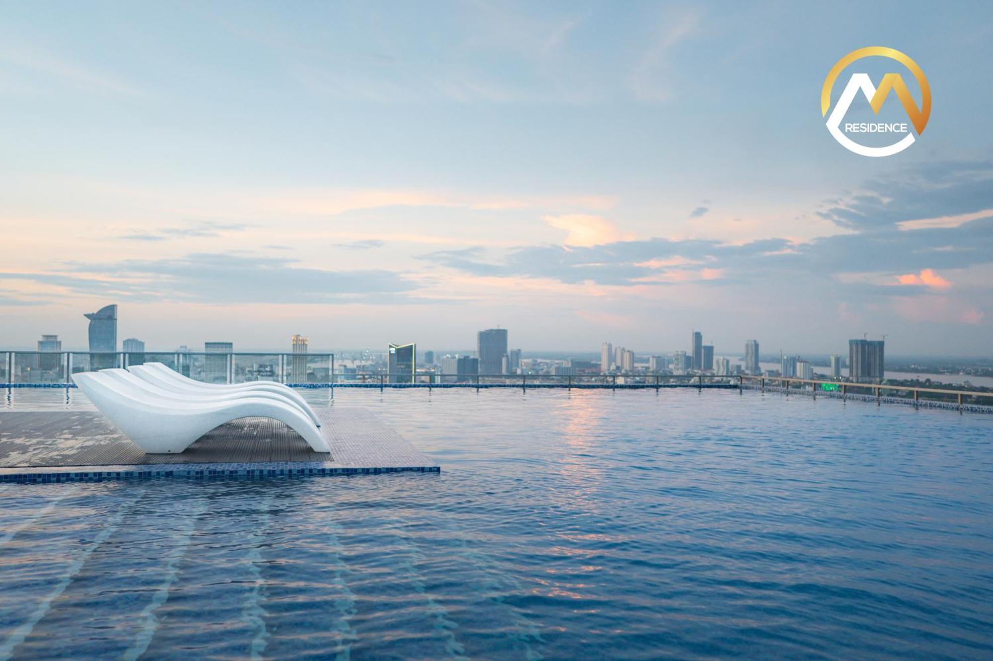 Hotel Serviced Apartments Top One Infinity Pool With View Of 360 Degree Phnom Penh Esterno foto